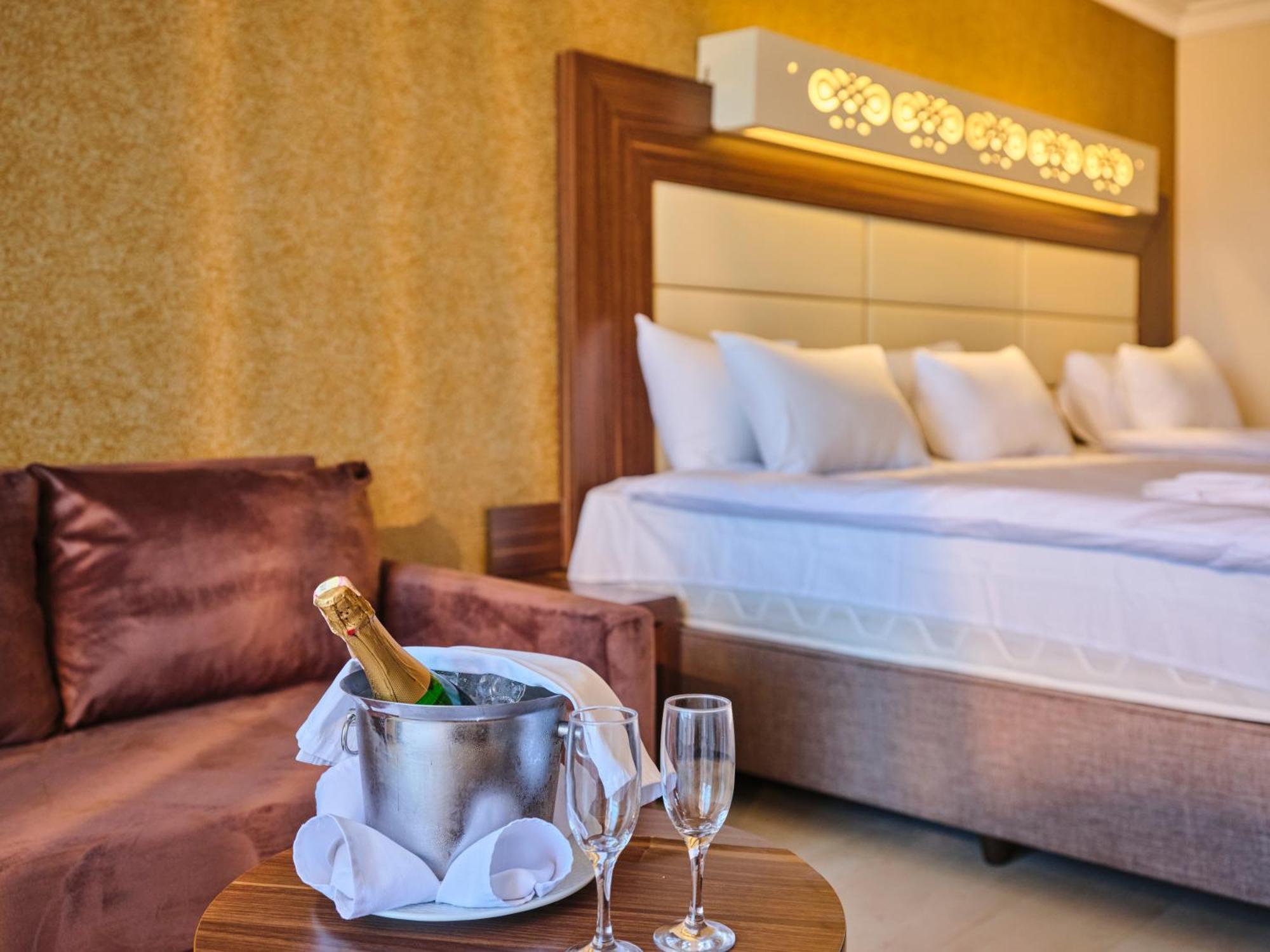 Noxinn Hotels Club Ultra All Inclusive Konaklı Buitenkant foto